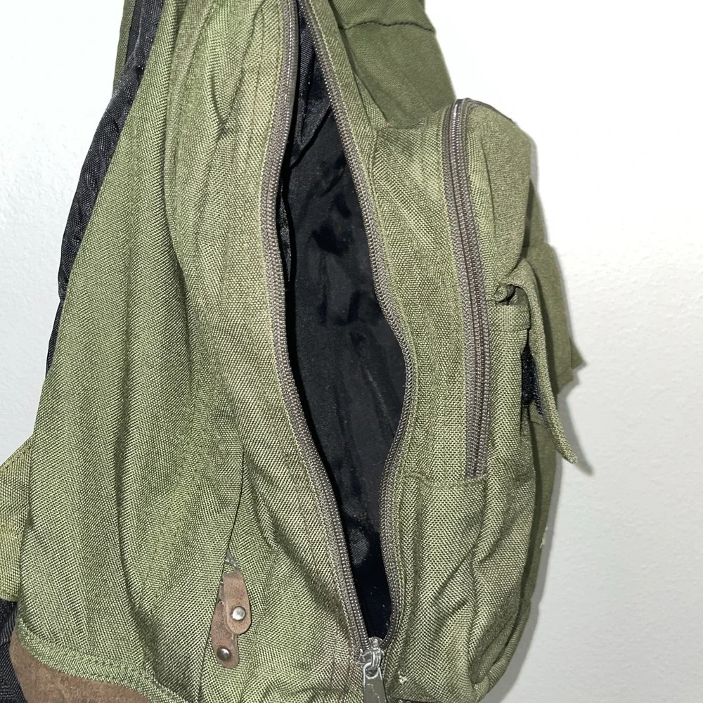 Vintage Eddie Bauer Suede Bottom‎ Backpack Green Travel Camping School Hiking